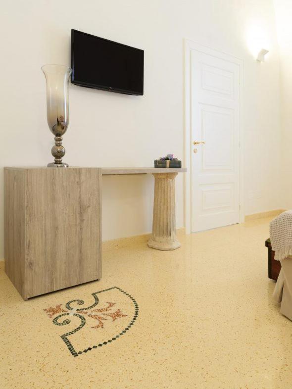 Palazzo Casto Relais Hotel ตาเวียโน ภายนอก รูปภาพ