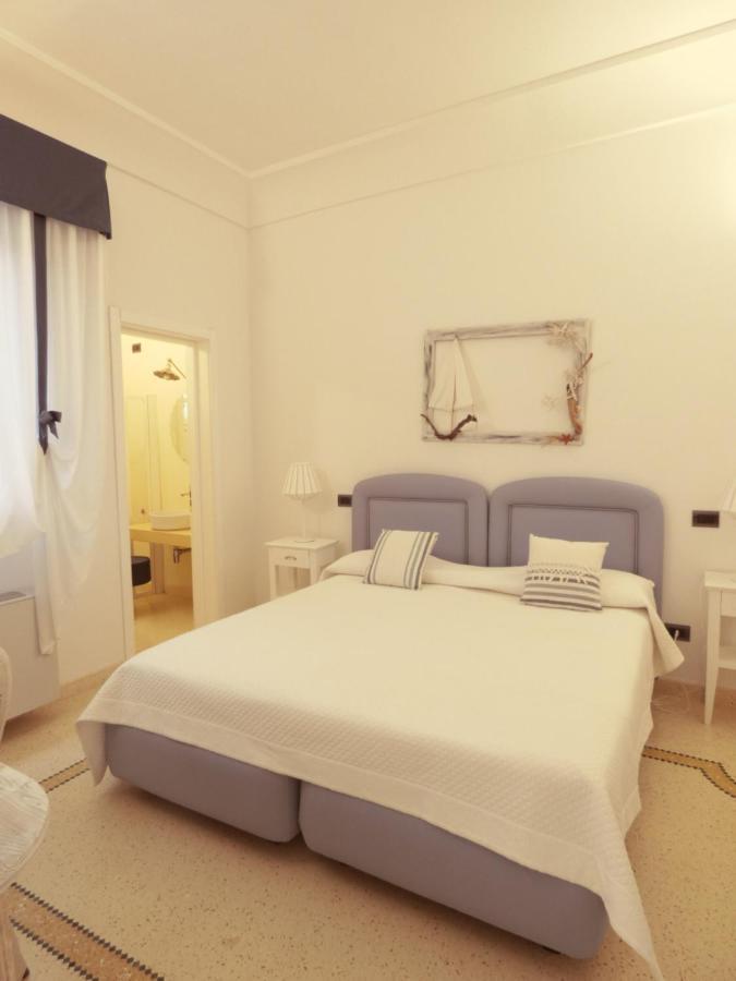 Palazzo Casto Relais Hotel ตาเวียโน ภายนอก รูปภาพ