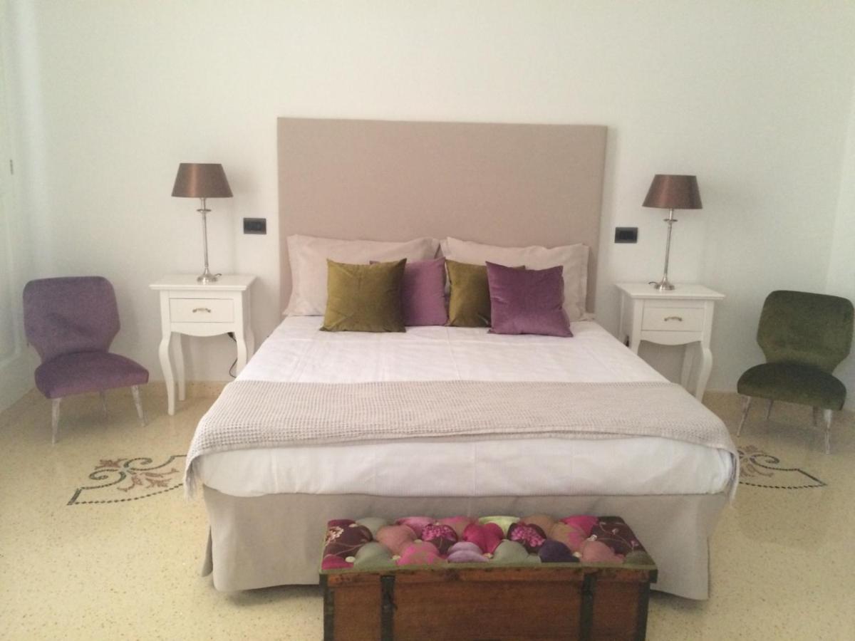 Palazzo Casto Relais Hotel ตาเวียโน ภายนอก รูปภาพ