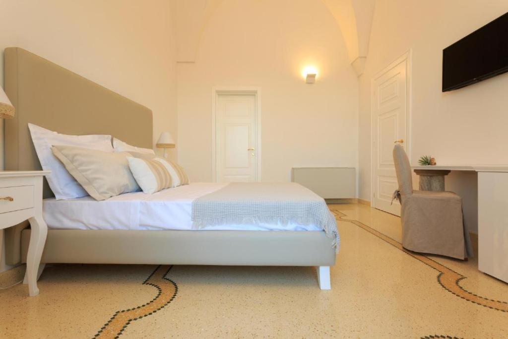 Palazzo Casto Relais Hotel ตาเวียโน ภายนอก รูปภาพ